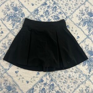 Nike Women's Dri-Fit Golf Skirt